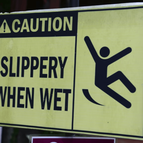 Slippery when wet sign