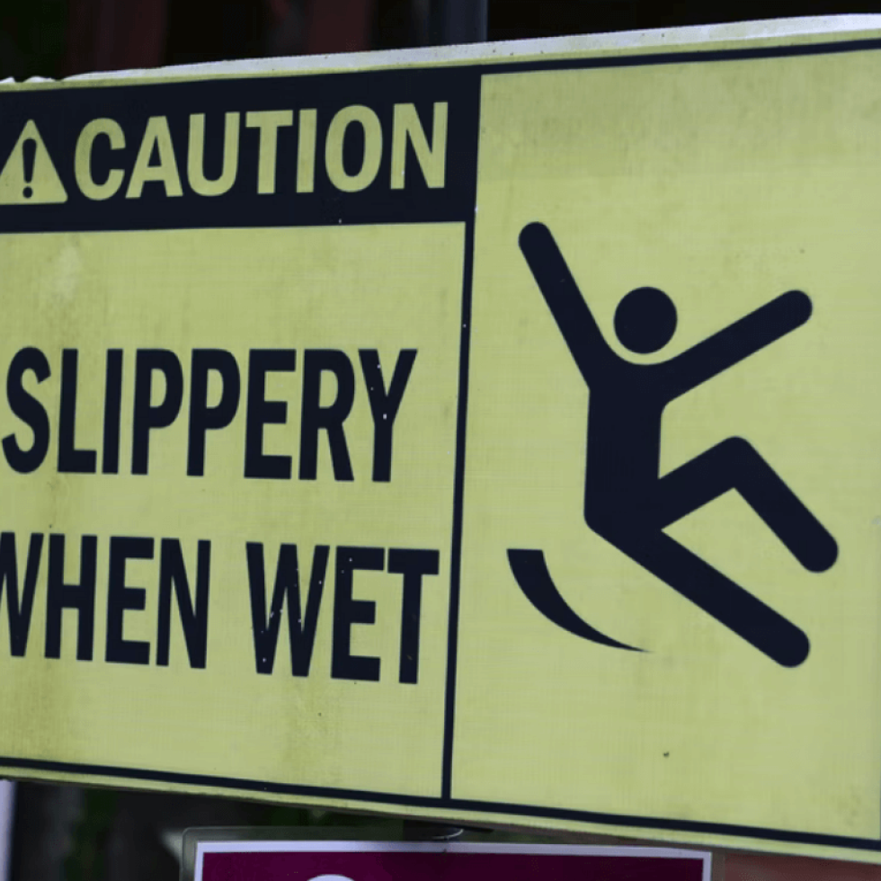 Slippery when wet sign
